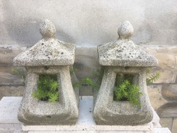 2 garden decorations - antique artificial stone lanterns