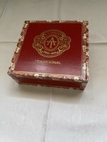 Cigar box in very good condition.