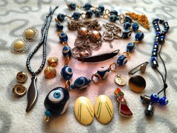 Retro jewelry package, 18 pieces (141)