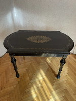 Boulle-style copper and mother-of-pearl inlaid polished oval table