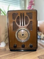 Antik kinézetű rádió a 90-es évekből