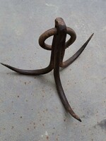 Wrought iron anchor. Size: 25 cm 20 cm high.