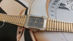 (K) vintage Swiss quartz watch