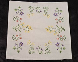 Old cushion cover with cross-stitch embroidery (m3957)