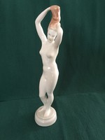 Aquincumi porcelán fésülködő női akt