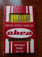 Sewing needle for cross stitch needlework with 8 blunt ends