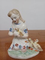 Szovjet Ukrajna porcelán figura 1960-as évek lány és kacsa