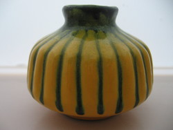 Yellow-green striped pond head vase