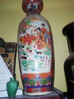 Chinese floor vase in perfect condition 1