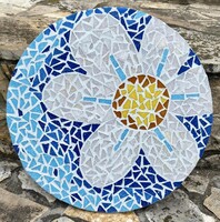 Üveg mozaik virágos mandala falikép egyedi tervezés kézműves lakásdísz