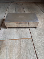 Pompás régi ezüstözött doboz, fa betéttel (17x9,3x4,5 cm)