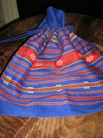 Cute woven women's bag in vintage style