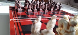 Kínai figurás sakk készlet, rézveretes festett bőröndben