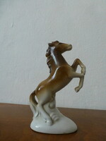 Lippelsdorf porcelán ágaskodó ló