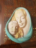 Madonna gyermekkel,Anya gyermekkel  szignózott porcelán falidísz