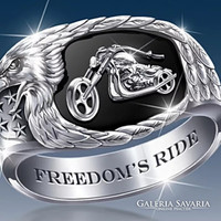 Freedom motor ring. Size: can also be worn on a size 8 necklace.