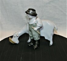 Kecskét etető fiú - Zsolnay  Sinkó figura