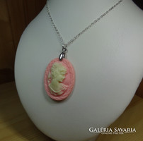 A wonderful cameo pendant carved with a beautiful profile