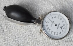 Vérnyomásmérő pumpa és mérő alkatrész PRECISIA német 17 cm