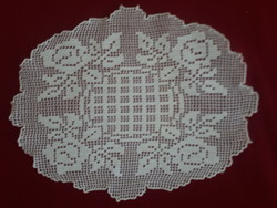 Oval rose crochet display tablecloth