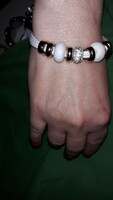 Interesting trendy magnetic metal and white stone ring bracelet according to the pictures k 4.