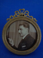 Copper bow photo holder ca. 1900