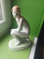 Zsolnay nude.