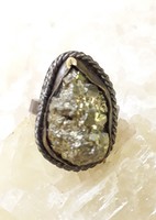 Handmade pyrite mineral copper ring in antique style