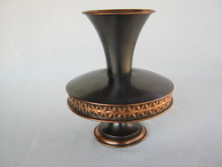 Iparművészeti réz váza