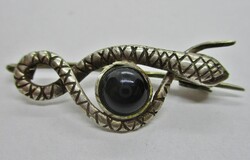 Wonderful old silver snake brooch with onyx stones