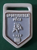 Zsolnay bronz keretezésű díjérme "Sportiskola Pécs, 1957"