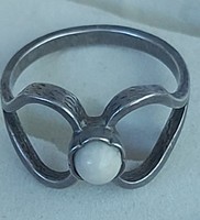 Női ezüst gyűrű, szép fehér kővel