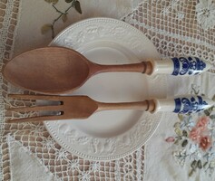 Salad server with porcelain handle