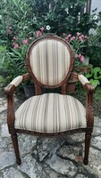 Beautiful French baroque xvi. Armchair in Louis style, chair made of solid beech wood, decorated with carvings