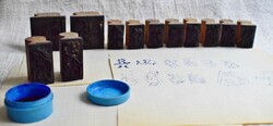Régi fa nyelű gumi nyomda , pecsét játék 12 darab + kis tintaszivacs tartó , mese téma