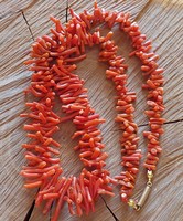 Beautiful branchy coral necklace with gold-plated clasp
