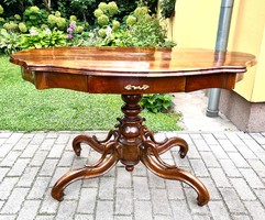 Bieder table with spider legs