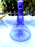 Lapra csiszolt nyakrésszel üveg palack  csiszolt talppal-ritka lila szín