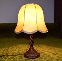 Ónémet stílusú , kecses , faragott , antik , fa asztali lámpa , ernyővel 45 x 30 cm MŰKÖDIK !