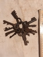Kis kulcsokból álló kulcscsomó