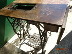 Iron frame of Csepel sewing machine with wooden worktop. Jokai.