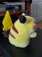 Pikachu 1998-ból igazi retro plüss ami hangot ad ki ,elemekkel adom