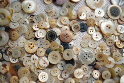 Old shell mother-of-pearl and bone button, 480gr, ~ 900pcs. , from 0.5 to 3 cm.