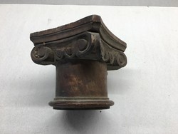 Antik faragott oszlopfő - bútordísz