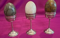 Mineral eggs in a silver-plated holder (l4104)