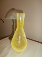 Karcagi repesztett fátyolüveg váza Sárga