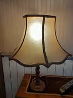 Colonial twisted wooden table lamp with slight damage