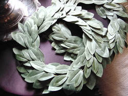 2 Art laurel wreaths