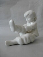 Aquincumi cipőhúzó kislány figura