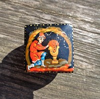 Small Russian/Soviet hand painted lacquer box with signature